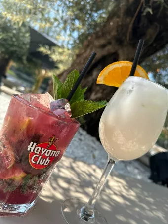 Cocktails Cocktails